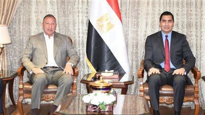 وزير الشباب والرياضة يهنئ النادي الأهلي بتتويج سيدات الطائرة ببطولة أفريقيا