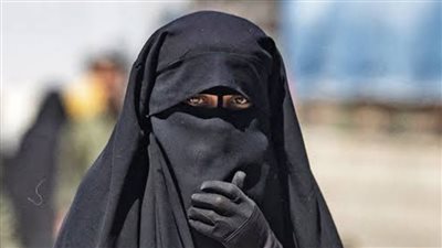 أزهري يثير الجدل: المكياج أخطر من النقاب لتأثيره على الملامح