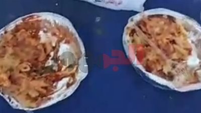 إغلاق محل كشري شهير بسوهاج بسبب اكتشاف برص داخل أحد الاطباق