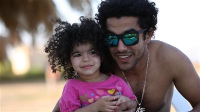 حياة ابنه ميدو عادل: التمثيل في مسرحية 