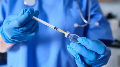 وزارة الصحة تحسم الجدل.. التطعيم يقوّي المناعة أم يضعفها؟