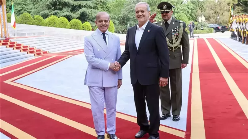 بزشيكان وشهباز 