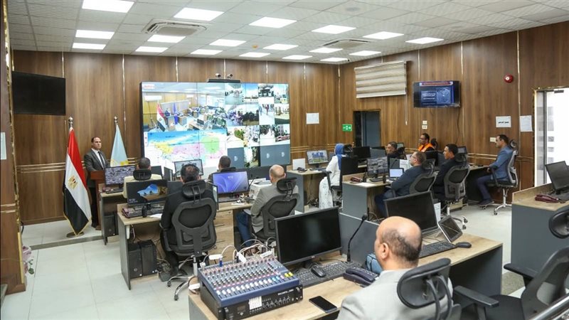 داخل مركز سيطرة الشبكة الوطنية للطوارئ والسلامة العامة