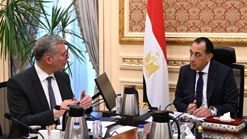 رئيس الوزراء ووزير البترول