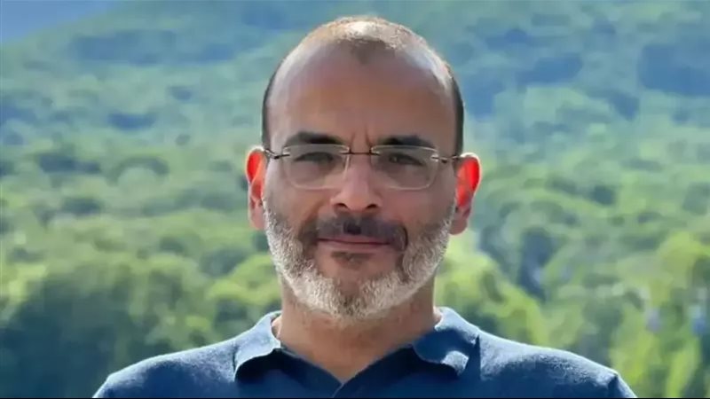 أيمن بهجت قمر