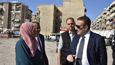 محافظ بورسعيد يتابع جهود رفع المخلفات من المناطق السكنية الجديدة