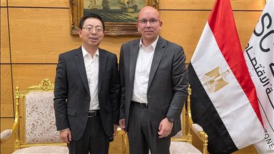 المنطقة الاقتصادية لقناة السويس تبحث مع السفير الصيني تعزيز الاستثمارات بالموانئ والمناطق الصناعية