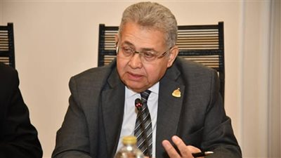 رئيس «التعليم والبحث العملي» بالنواب يحذر من «التوحد الأسري» بسبب الهواتف ويطالب بدور تربوي للجامعات
