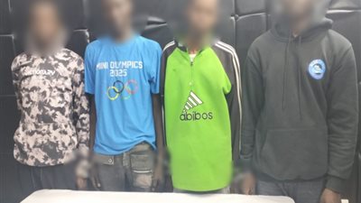 ضبط 4 أشخاص بمدينة نصر لتجمعهم وإحداث ضوضاء والتعدي على مصور