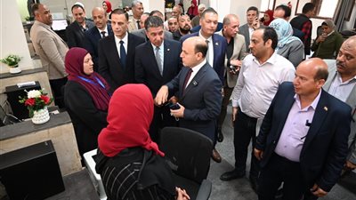 محافظ الغربية يتفقد مشروعات حياة كريمة بزفتى وسط إشادة الأهالي بالخدمات