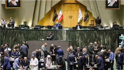 طهران: لا تفاوض مع واشنطن تحت الضغط.. والتلويح بأوراق بحرية في مواجهة العقوبات
