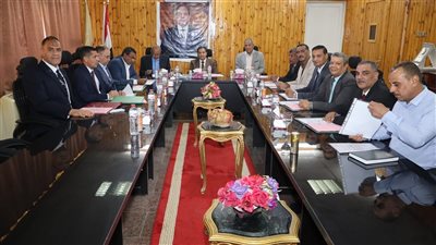 رئيس جامعة قنا يشهد اجتماع مجلس إدارة المعهد العالي للخدمة الاجتماعية