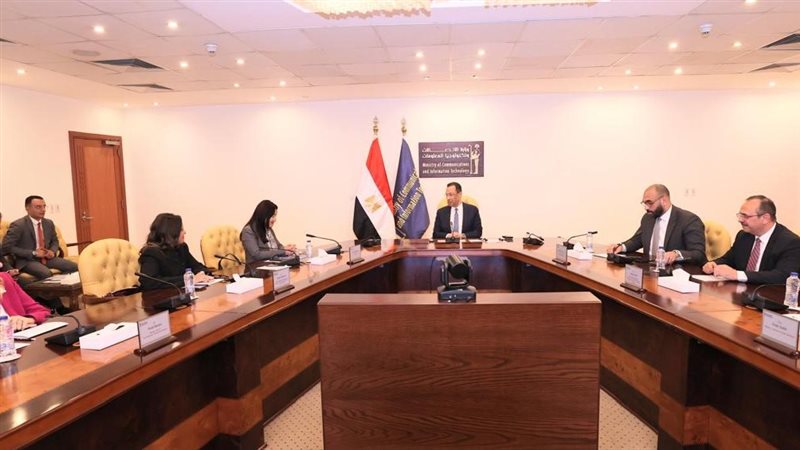 وزير الاتصالات