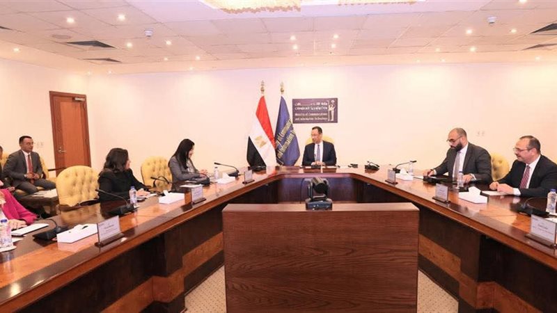 وزير الاتصالات يبحث مع الممثل المقيم لبرنامج الأمم المتحدة ا