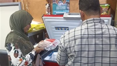 حملة رقابية للتفتيش على منشآت تداول الغذاء بنويبع وتحرير 12 محضرا