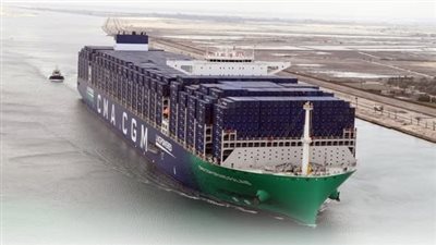 ربيع: قناة السويس تبرهن على ريادتها باستقبال سفينة الحاويات العملاقة «جراند باليه»