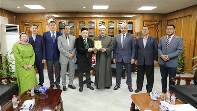 داود يستقبل نائب رئيس جامعة «نور مبارك» بكازخستان لبحث سبل التعاون 