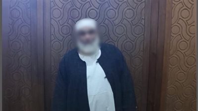 هواتف محمول وفيديوهات دجل.. كواليس سقوط مشعوذ الإسكندرية
