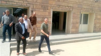 محافظ أسوان يفاجئ العاملين بمعبد إدفو بجولة ميدانية