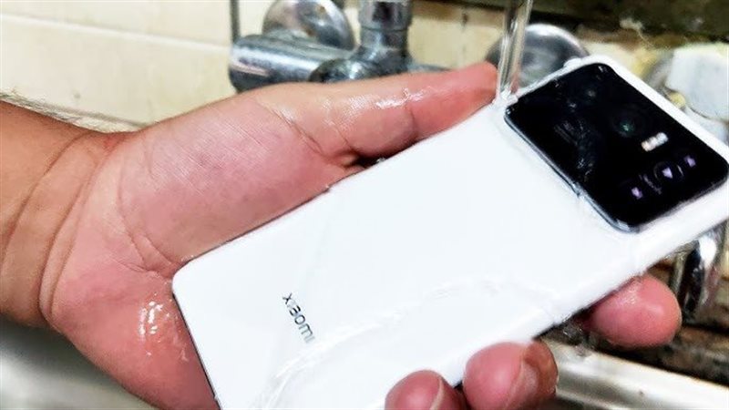 رطوبة الهواتف 