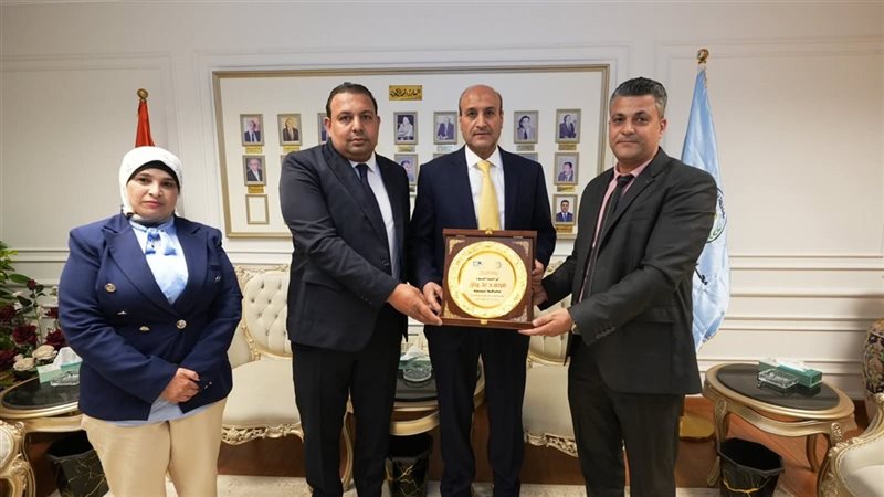محافظ أسيوط 