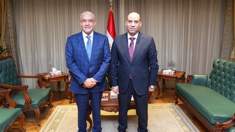 وزير العمل والمهندس محمد محمود العربي