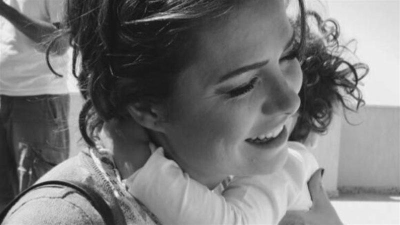  يسرا اللوزي وابنتها