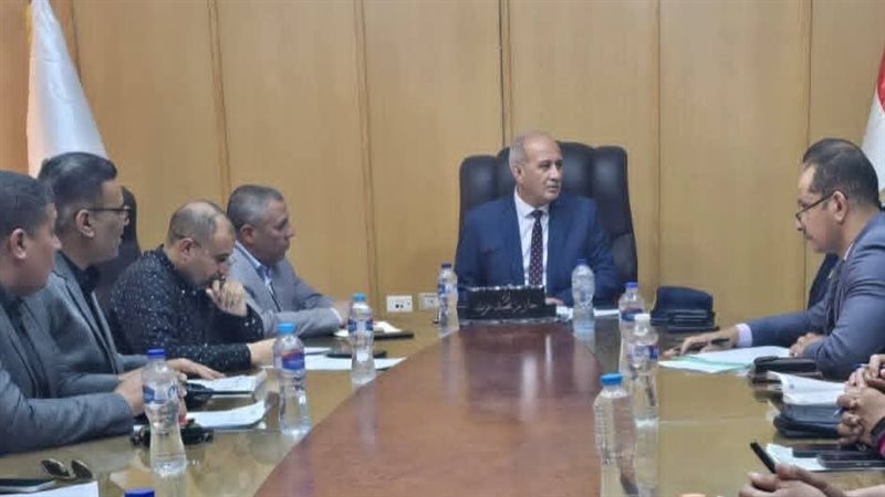 اجتماع لجنة إزالة التعديات على الأراضي الزراعية بالفيوم 