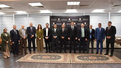 وزير الشباب والرياضة يشهد توقيع عقد رعاية مع شركة 