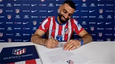 تقارير إنجليزية: أتلتيكو مدريد ينافس بقوة على ضم محمد صلاح