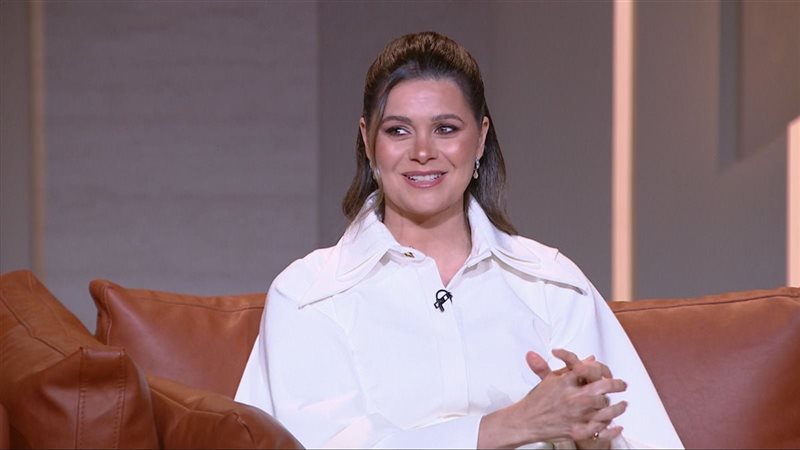 يسرا اللوزي
