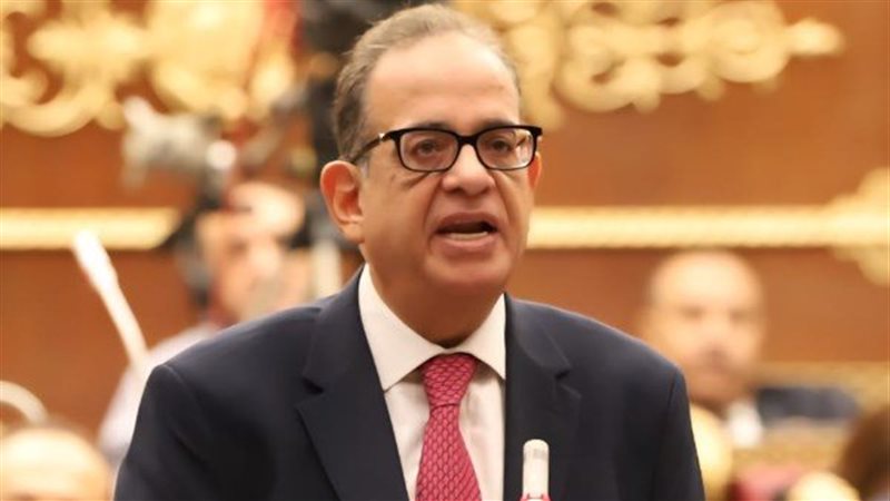  النائب طارق عبد العزيز