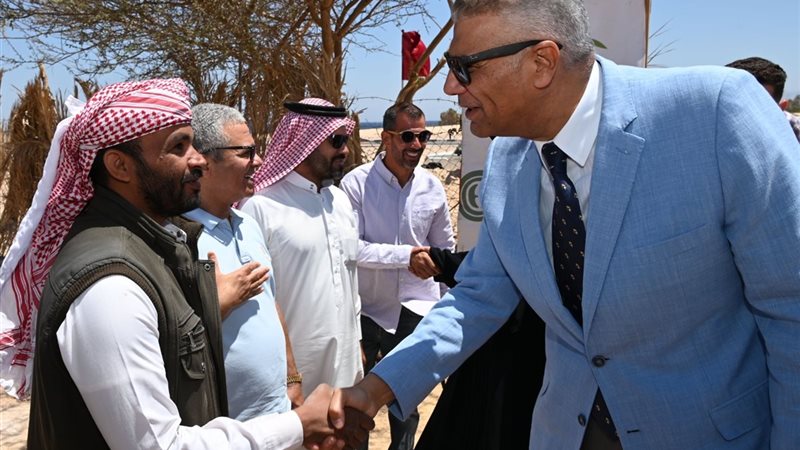 صورة للمحافظ من جنوب سيناء