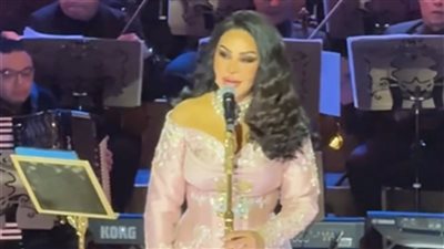 أحلام تثير الجدل في حفل الأوبرا بعد إشادتها بالفتيات العربيات دون ذكر المصريات