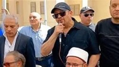 هشام عباس يكشف كواليس تلاوة الدعاء في جنازة هاني شاكر: موقف عفو