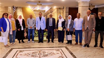 محافظ سوهاج يستقبل وفد مؤسسة 