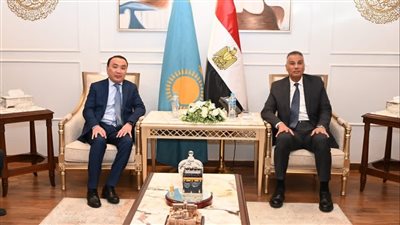 محافظ جنوب سيناء يبحث مع سفير كازاخستان تعزيز التعاون السياحي والثقافى