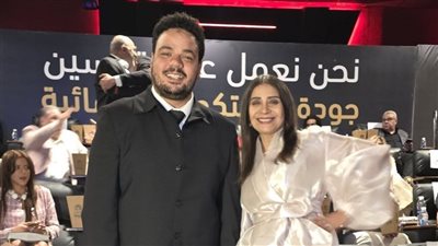 بعد العرض الخاص.. عفاف مصطفى توجه رسالة لمصطفى غريب: «ابني في الصورة»