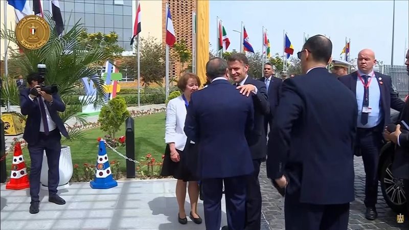 الرئيس السيسي ونظيره الفرنسي