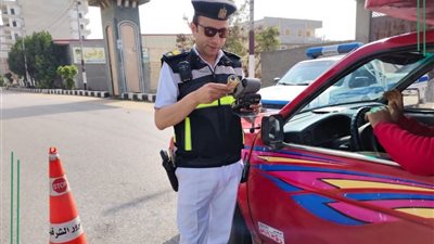 تمركزات مرورية مكثفة بشوارع مدن ومراكز الشرقية لتحقيق السيولة والانضباط المروري