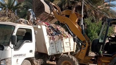 حملات مكثفة للنظافة ورفع الإشغالات بمركزي إطسا وسنورس بالفيوم