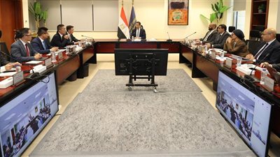 وزير الاتصالات يبحث مع هواوي تعزيز التعاون في الاتصالات والحوسبة السحابية