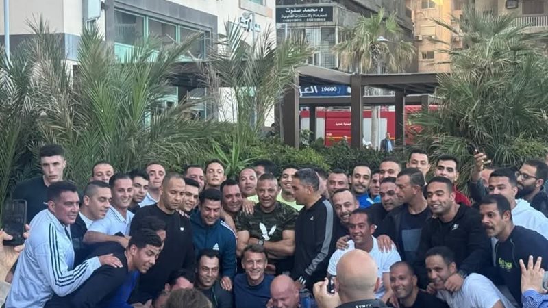 ماكرون يفاجئ شباب سان ستيفانو بالإسكندرية