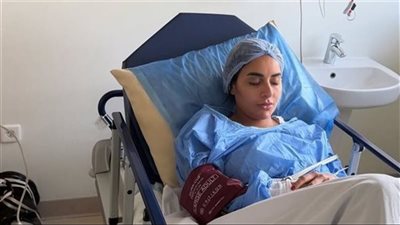 بسبب مشاكل مزمنة في المعدة.. جوري بكر تخضع لمنظار طبي وتطمئن جمهورها