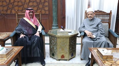 شيخ الأزهر يستقبل السفير السعودي ويؤكد تقديره للمملكة لحسن الترتيبات لموسم الحج