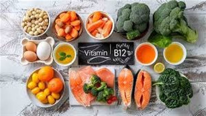 فيتامين B12 