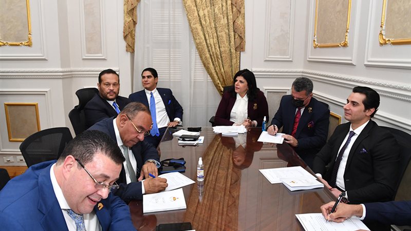 لجنة الصناعة بـمجلس الشيوخ