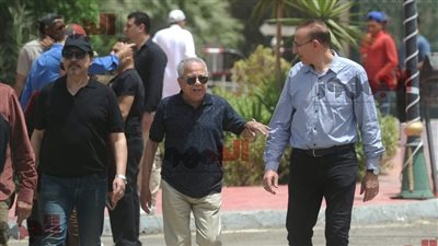 بحضور أشرف زكي وخالد الجندي.. نجوم الفن في جنازة عبد الرحمن أبو زهرة