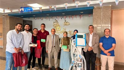  الدفعتان 34 و 11 بطب أسيوط تتبرعان بعدد من الأجهزة والمستلزمات الطبية