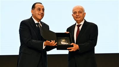 رئيس الوزراء يكرم جامعة الريادة ضمن حفل المهارات الرقمية